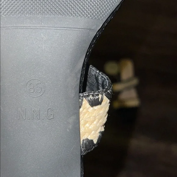 NWT Black and Cream Women's Sandals - Picture 4 of 6